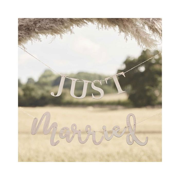 Houten Slinger Just Married Ginger Ray met achtergrond 